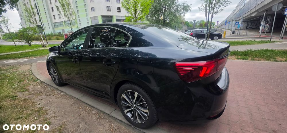 Toyota Avensis 1.8 Premium - 6