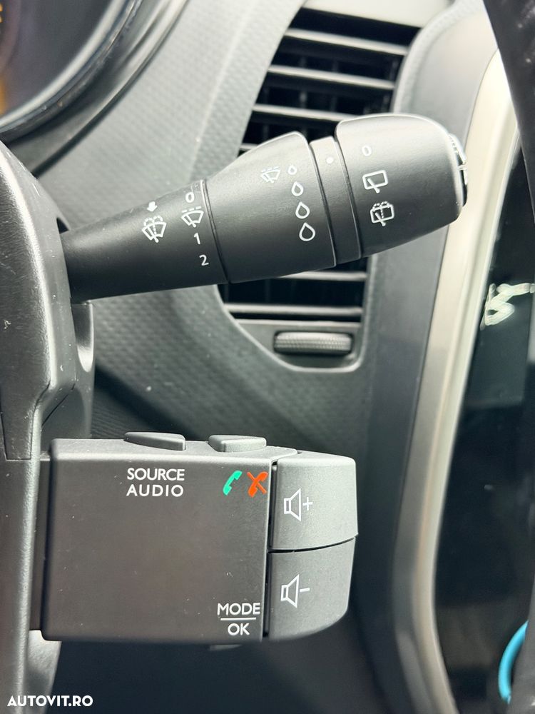 Renault Captur TCe 90 EXPERIENCE - 31