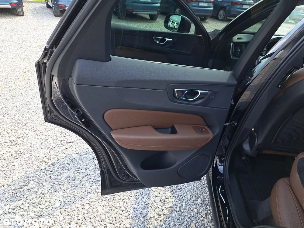 Volvo XC 60 D5 AWD Inscription - 14