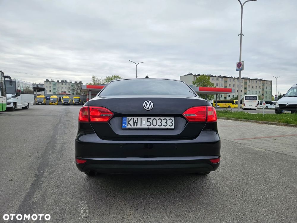 Volkswagen Jetta 1.6 TDI DPF Highline - 10