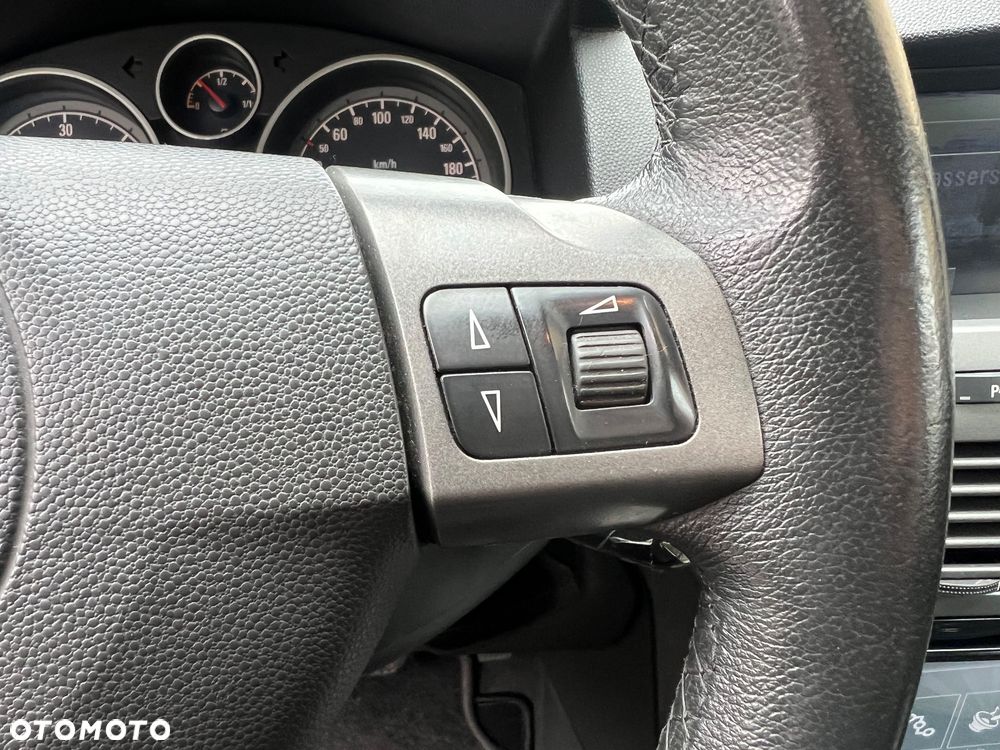 Opel Astra 1.9 CDTI DPF Sport - 13