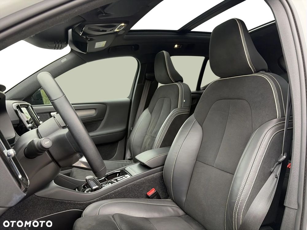 Volvo XC 40 T3 R-Design - 10