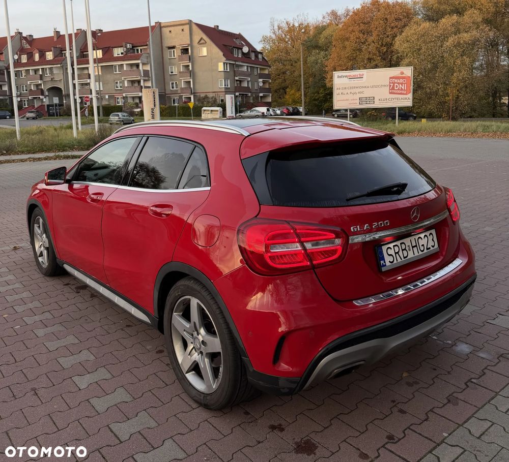 Mercedes-Benz GLA - 8