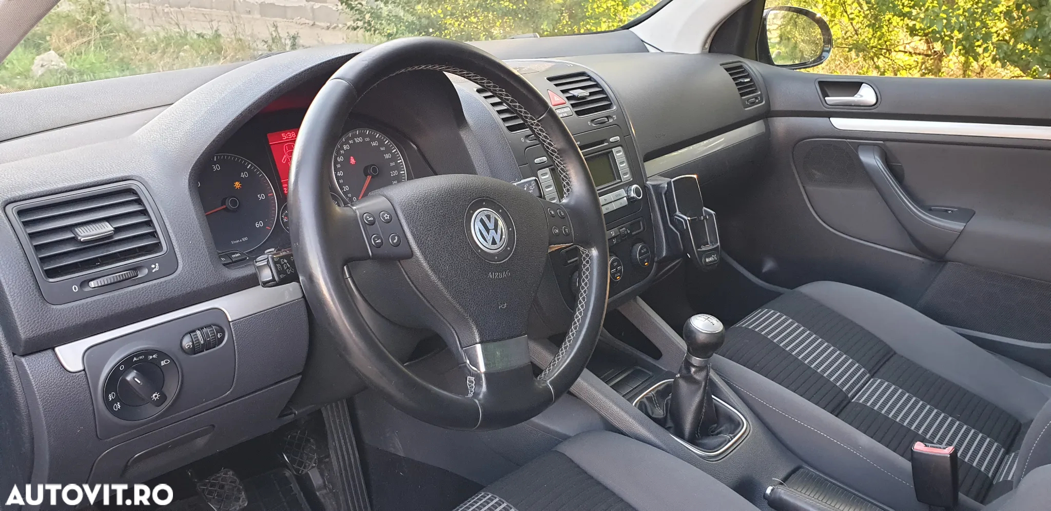 Volkswagen Golf 1.9 TDI DPF United BlueMotion - 6