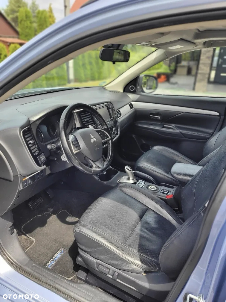 Mitsubishi Outlander - 6