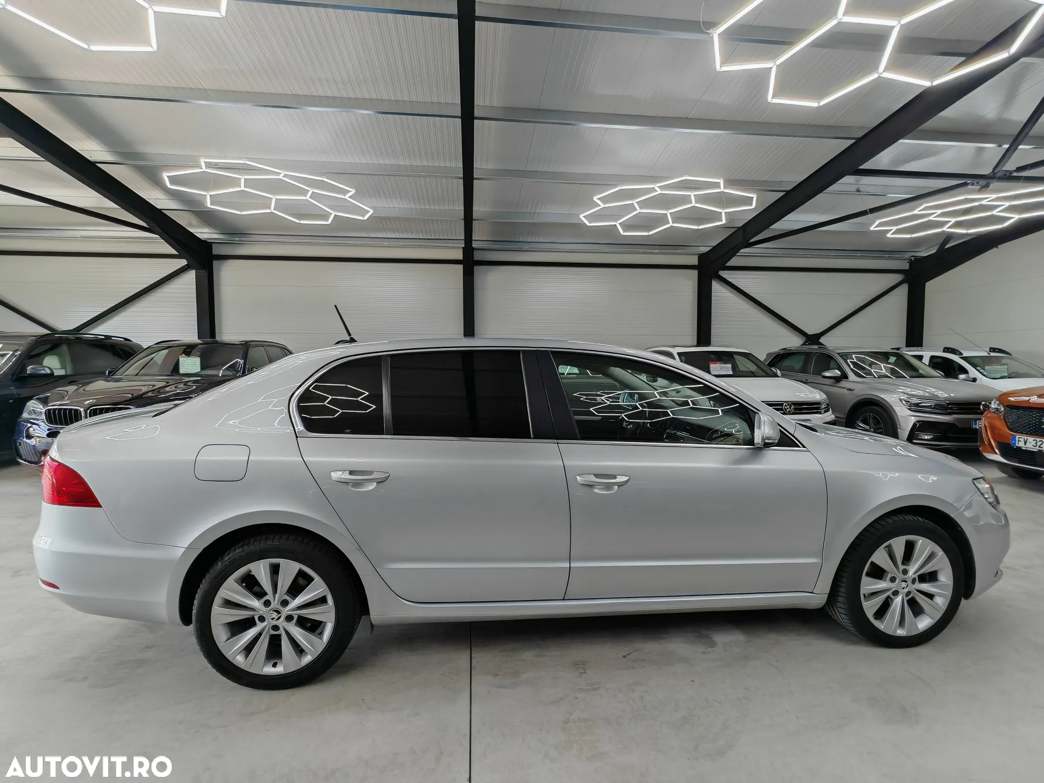 Skoda Superb 2.0 TSI Ambition - 25