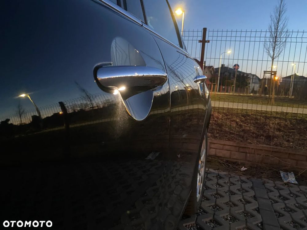 MINI Cooper Essential Trim - 11