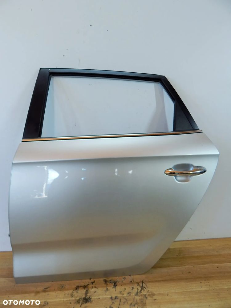 Drzwi lewy przód tył Kia Carens IV 13-19 kolor 3D srebrny  Łuków części - 2