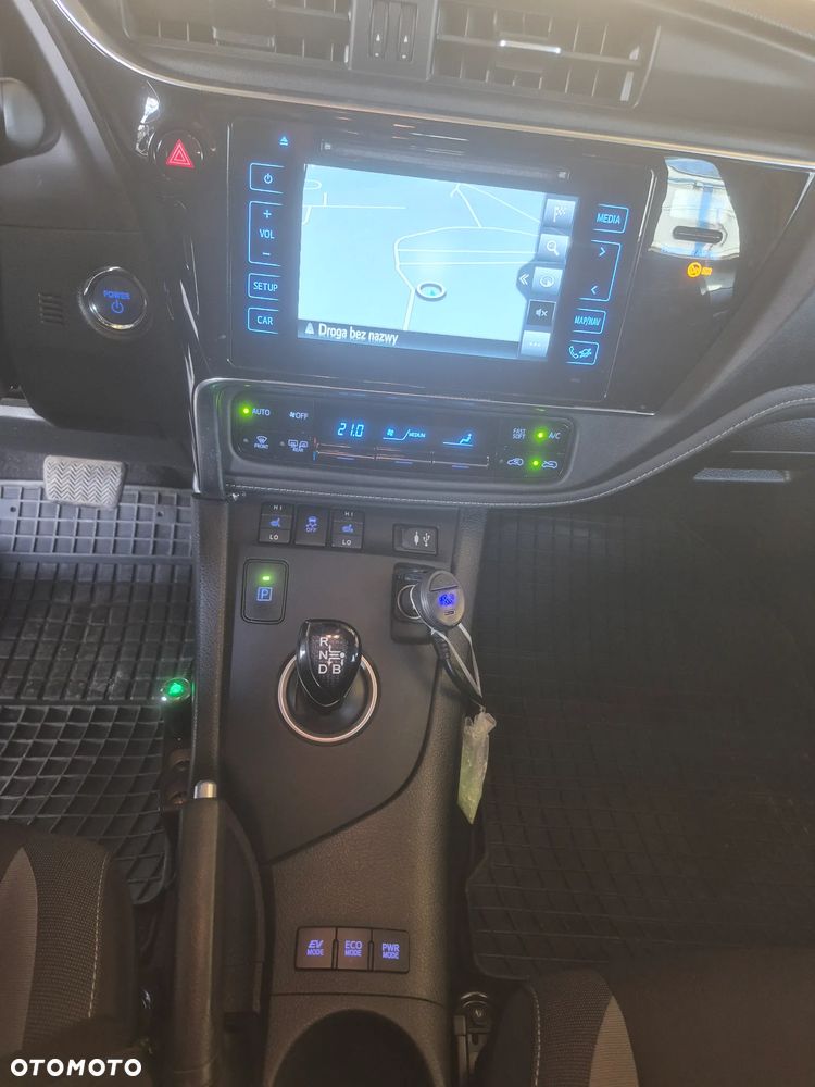 Toyota Auris Hybrid 135 Freestyle - 9