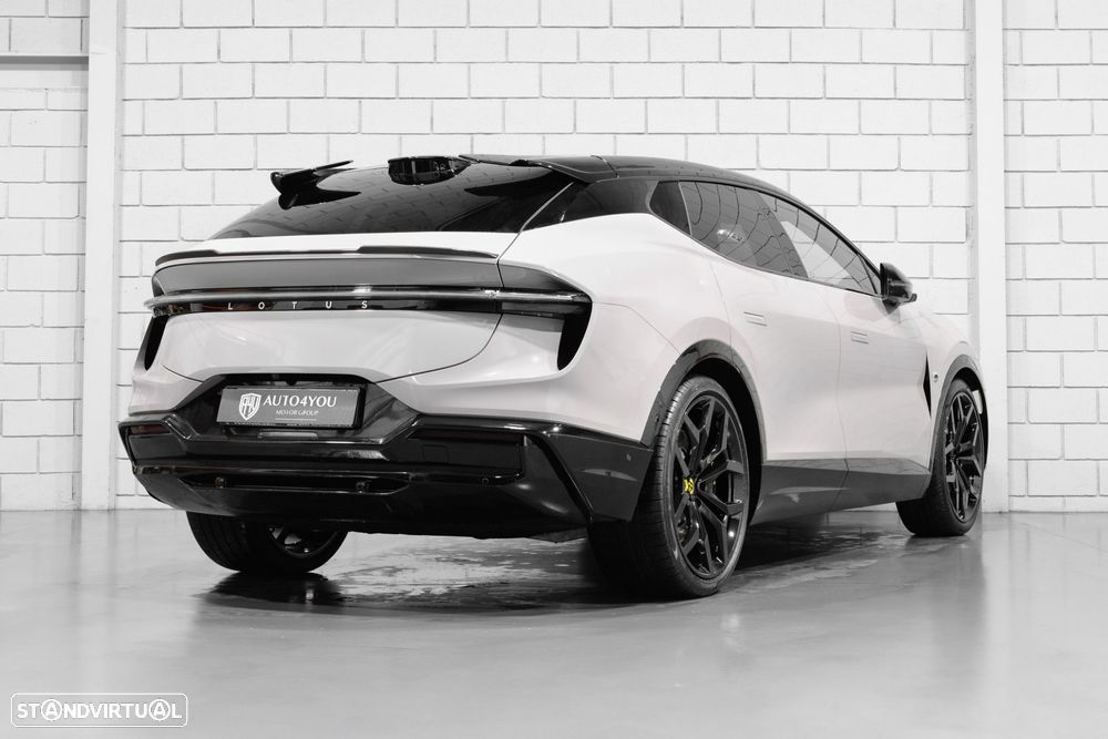 Lotus Eletre 600 Sport SE - 4