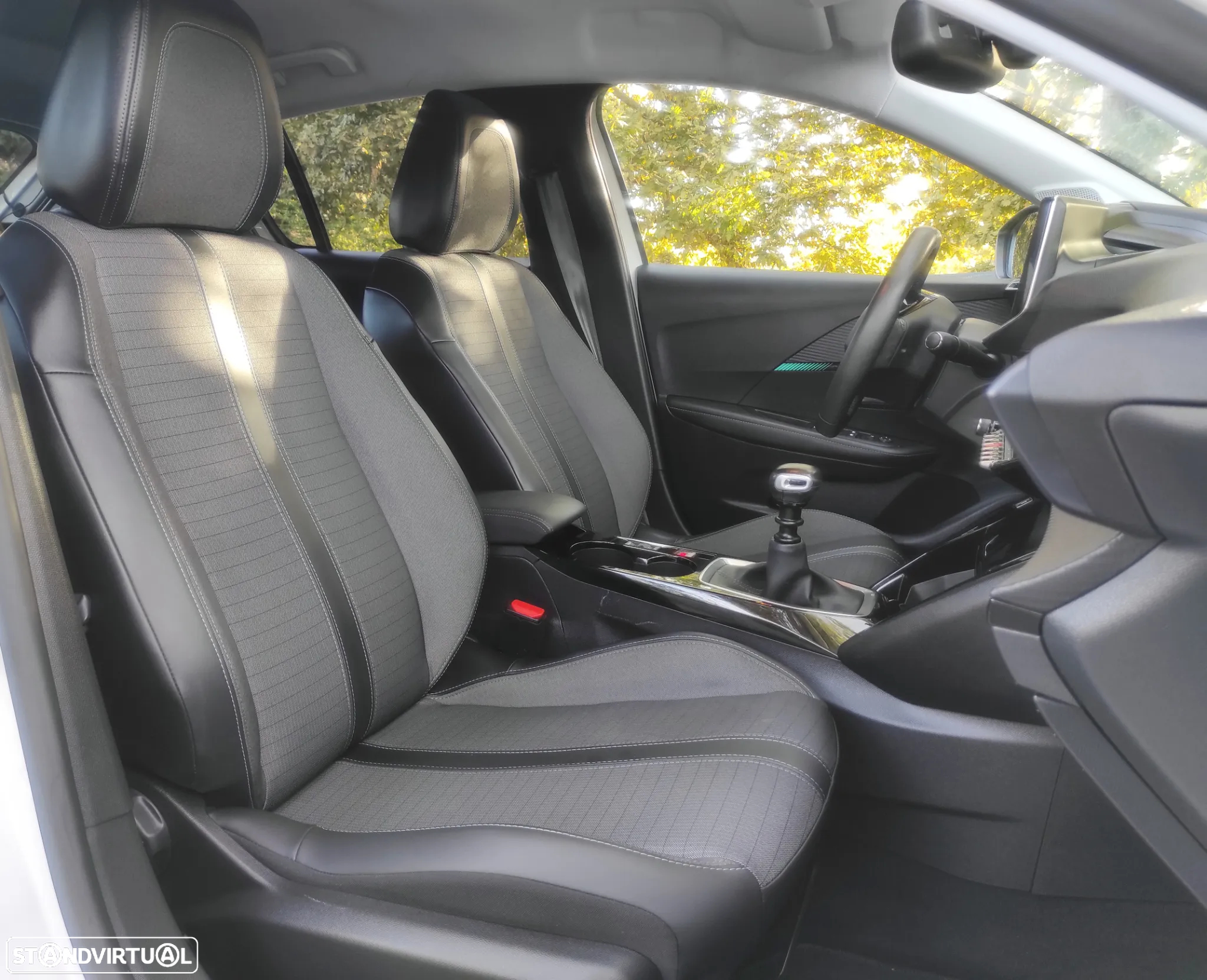 Peugeot 208 1.2 PureTech Allure Pack - 22