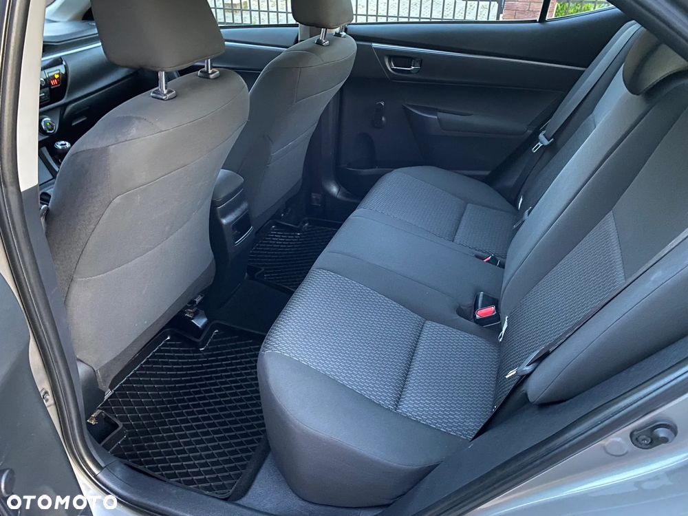 Toyota Corolla 1.4 D-4D Active EU6 - 10