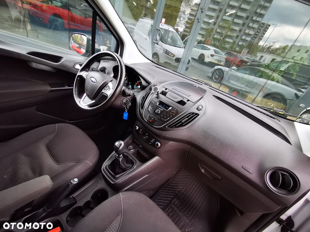 Ford Transit Courier - 4