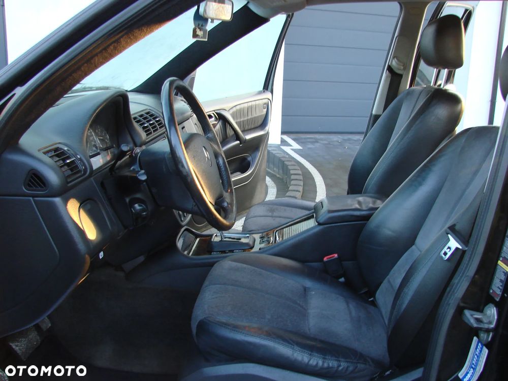 Mercedes-Benz ML - 21