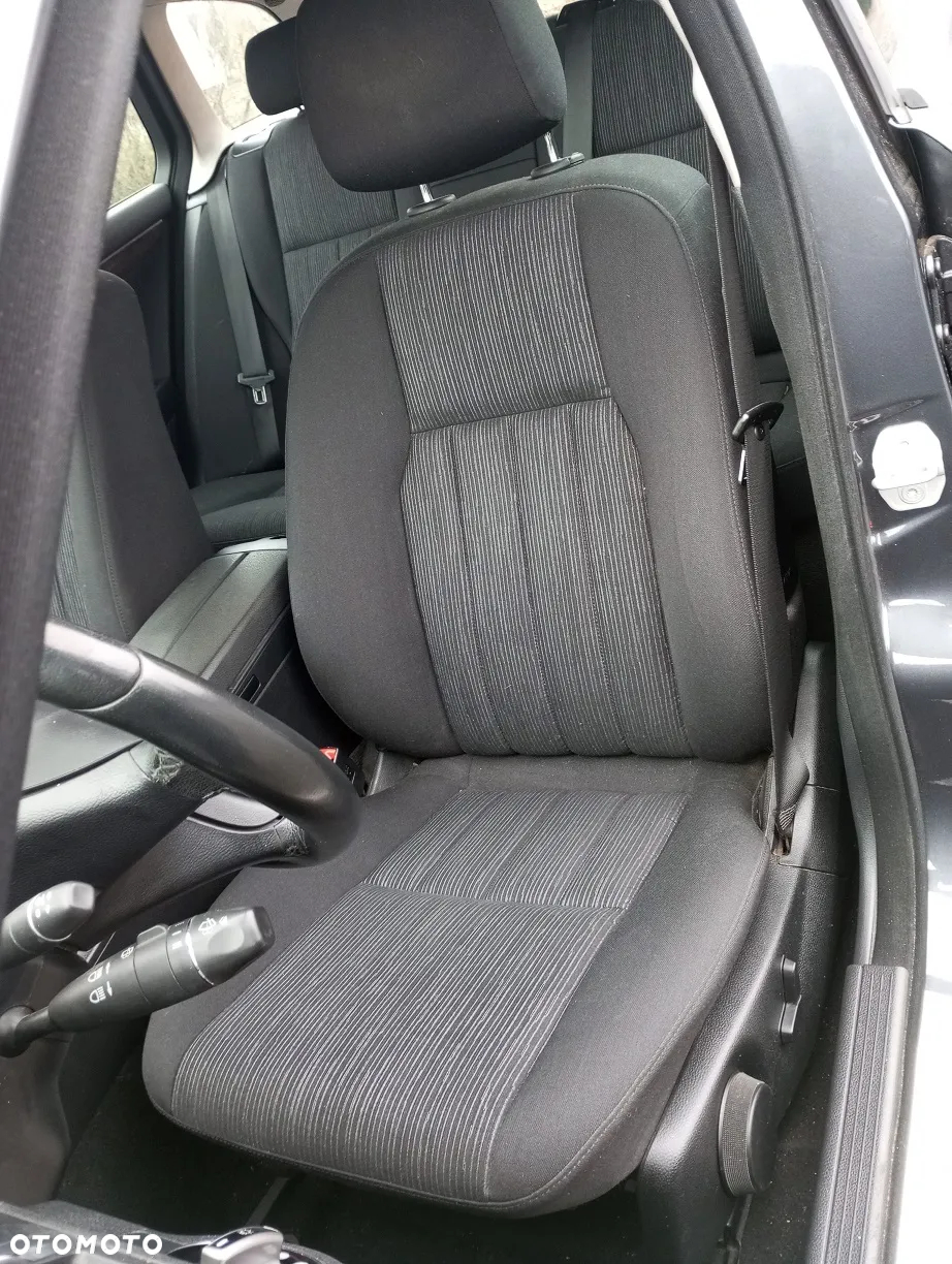 Mercedes-Benz Klasa C 180 T Kompressor BlueEFFICIENCY - 12
