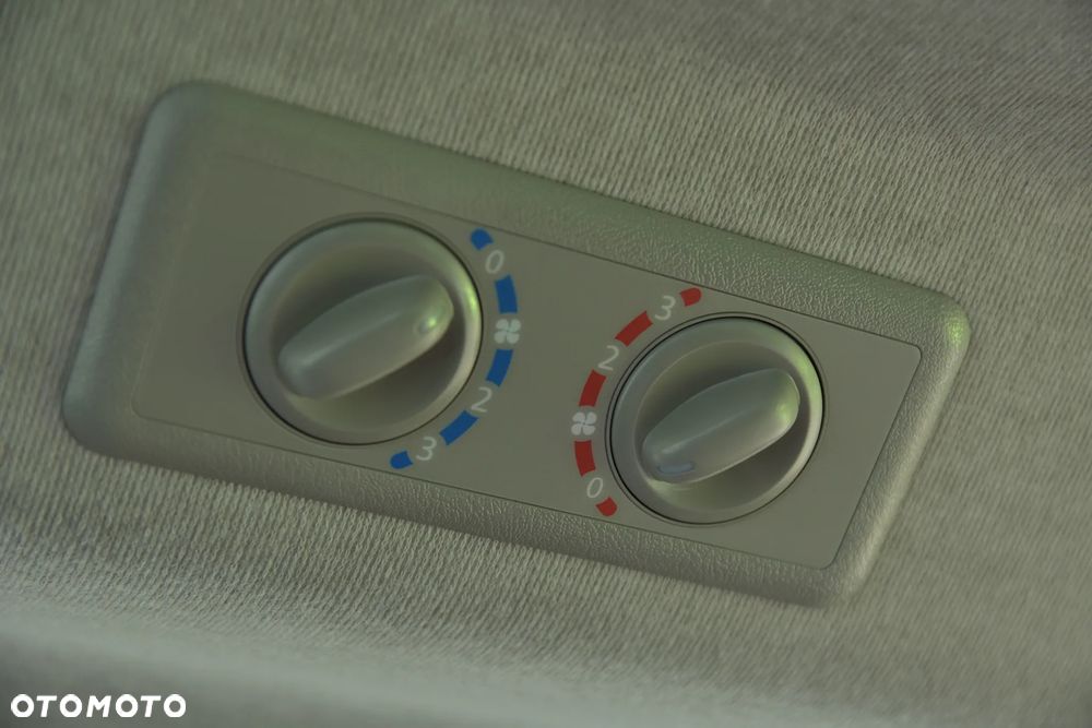 Renault Trafic Kombi 2.0 150KM Blue dCi L2 Equilibre - 29