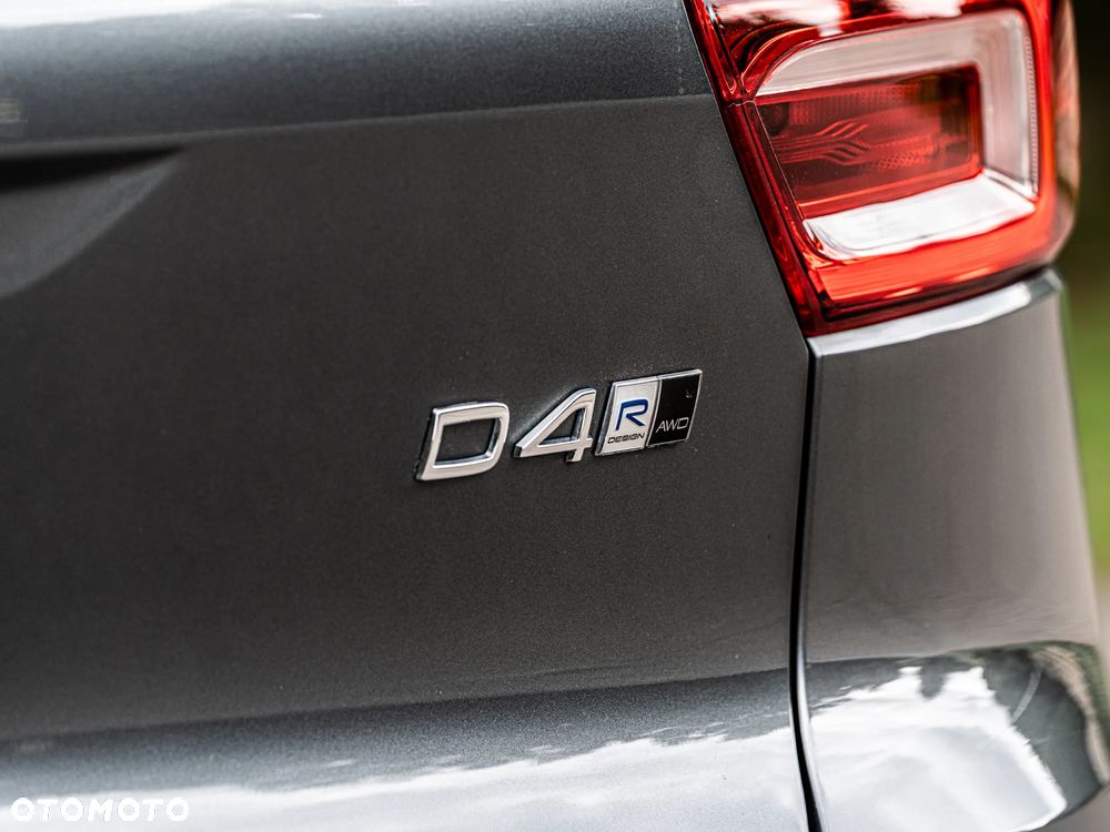 Volvo XC 40 D4 AWD R-Design - 27