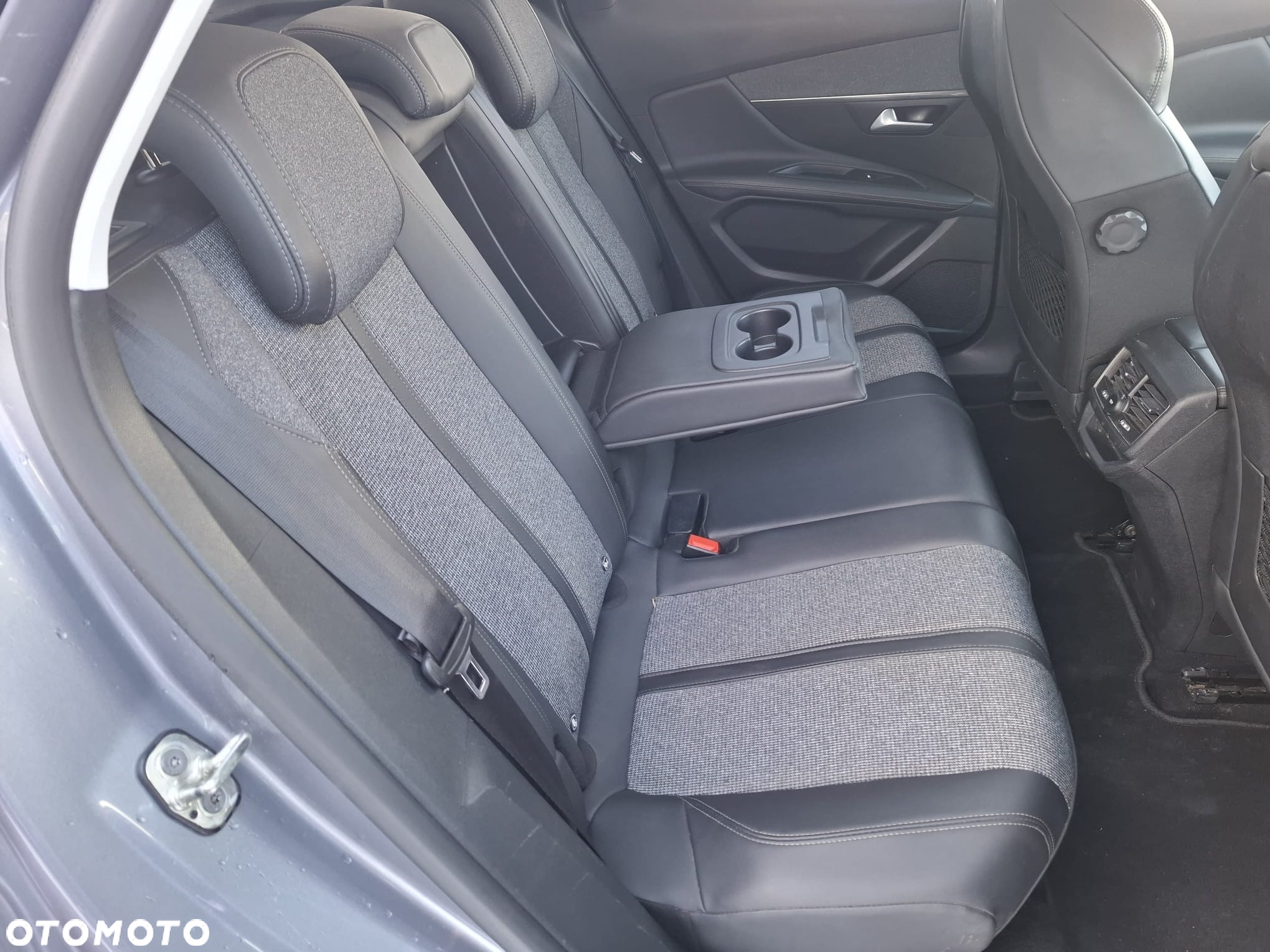 Peugeot 3008 1.5 BlueHDi Allure S&S EAT8 - 20