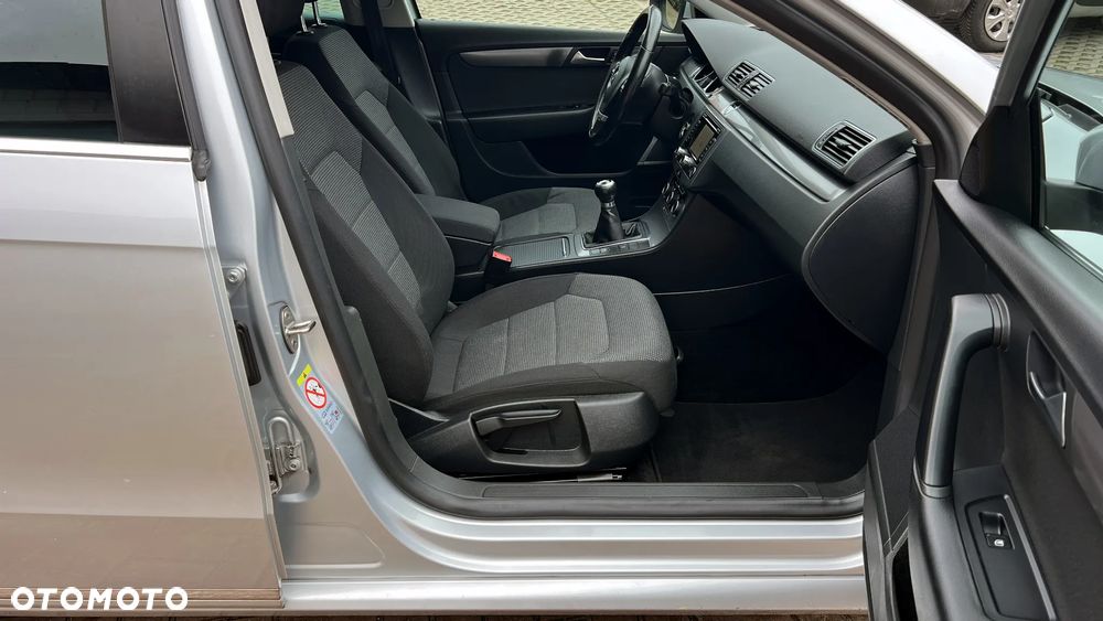 Volkswagen Passat 2.0 TDI BlueMotion Technology Comfortline - 22