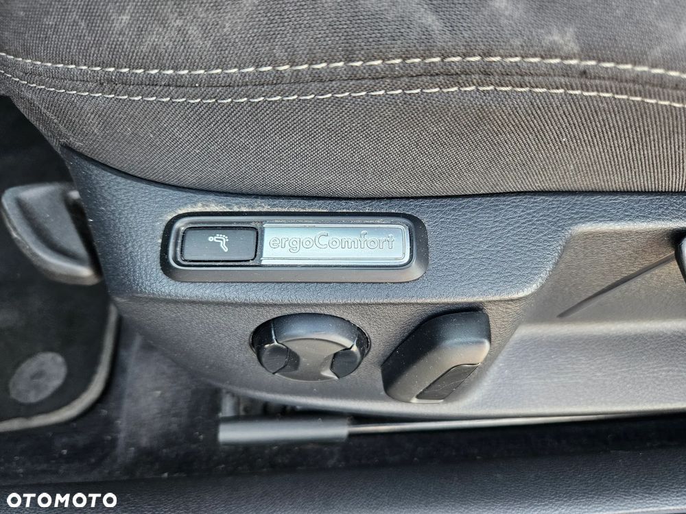 Volkswagen Passat 1.6 TDI (BlueMotion Technology) DSG Comfortline - 16