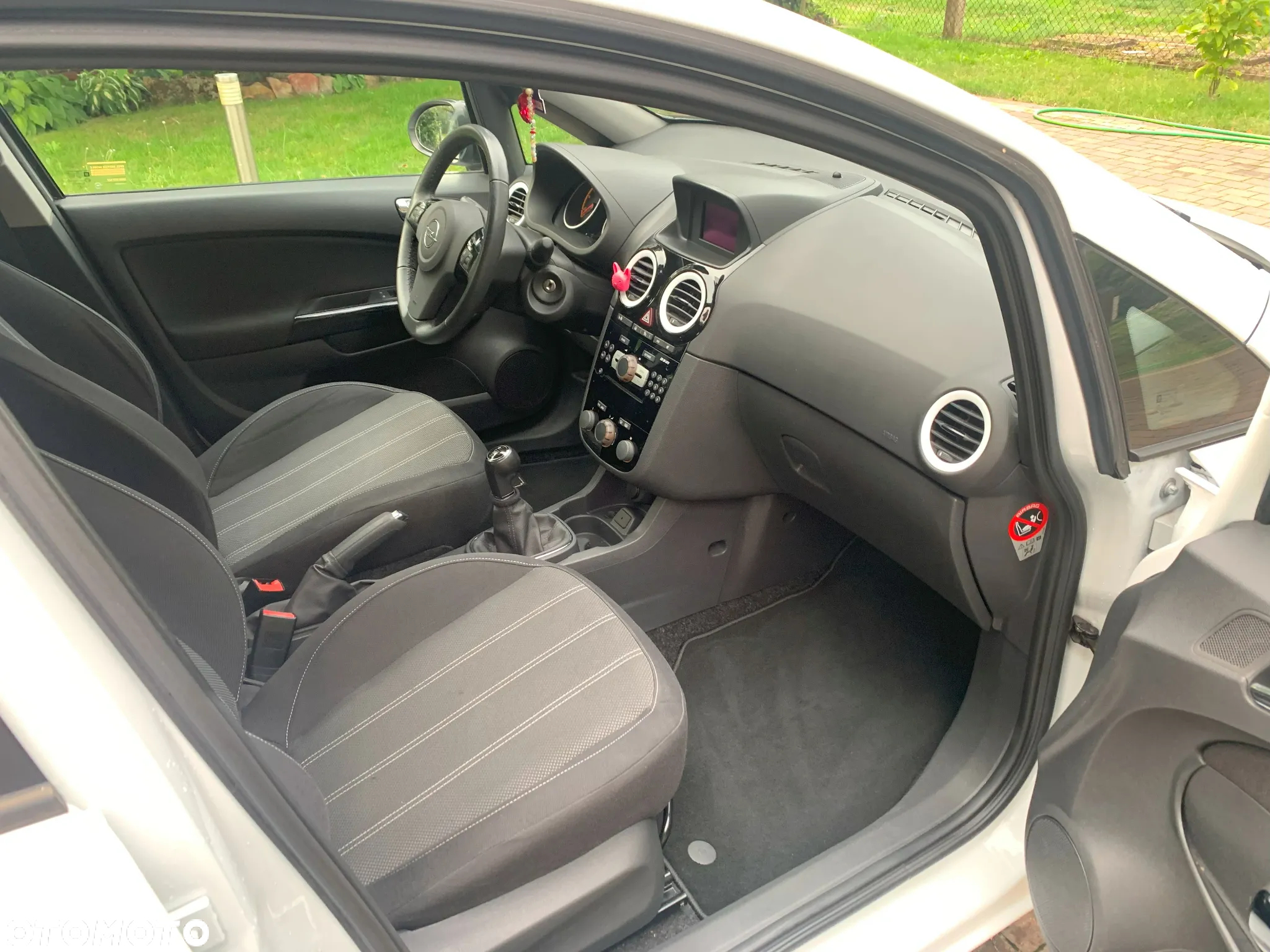Opel Corsa 1.4 16V Color Edition - 14