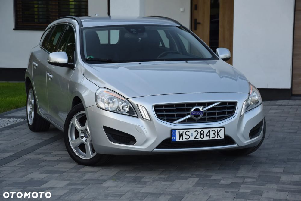 Volvo V60 D3 Momentum - 10