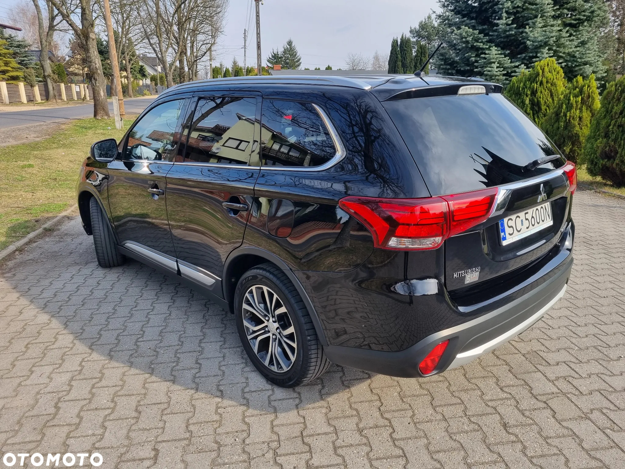 Mitsubishi Outlander 2.2 DID Intense + 4WD - 6