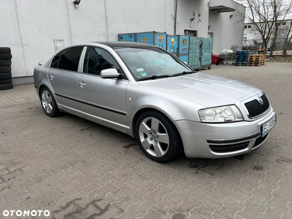 Skoda Superb 2.8 V6 Elegance - 4