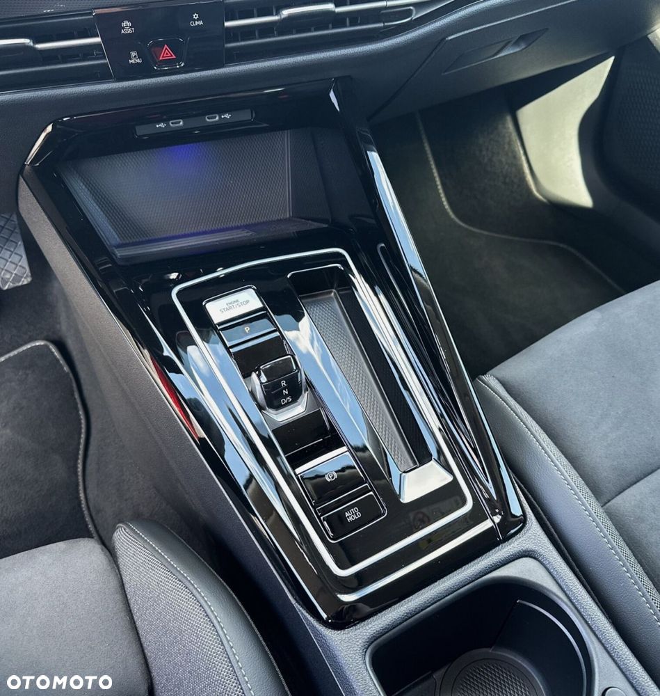 Volkswagen Golf - 23