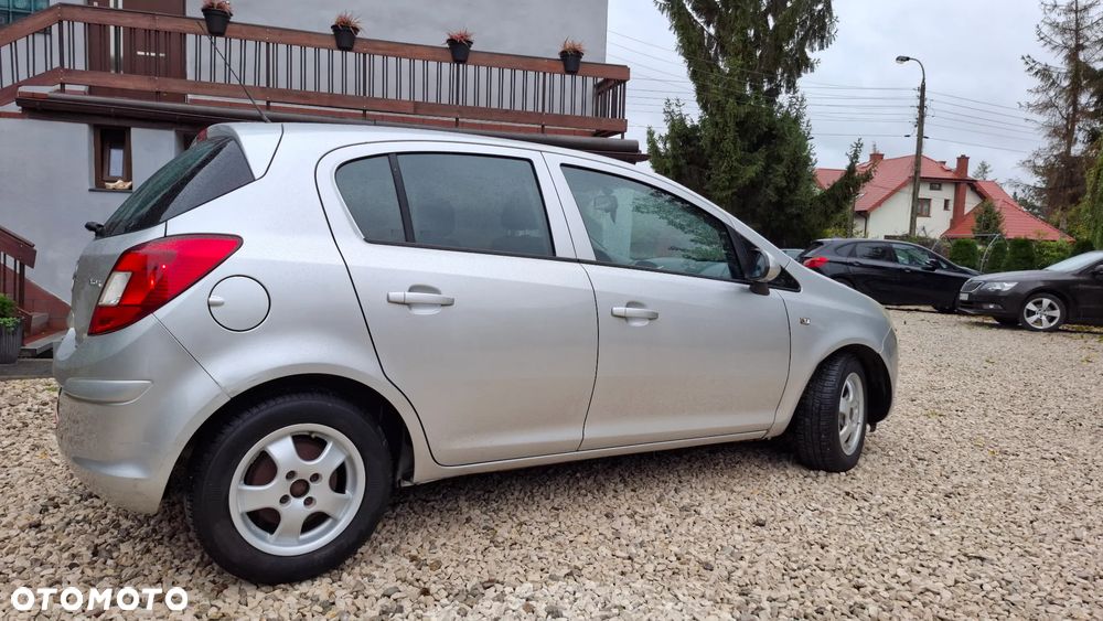 Opel Corsa 1.2 16V Essentia - 29