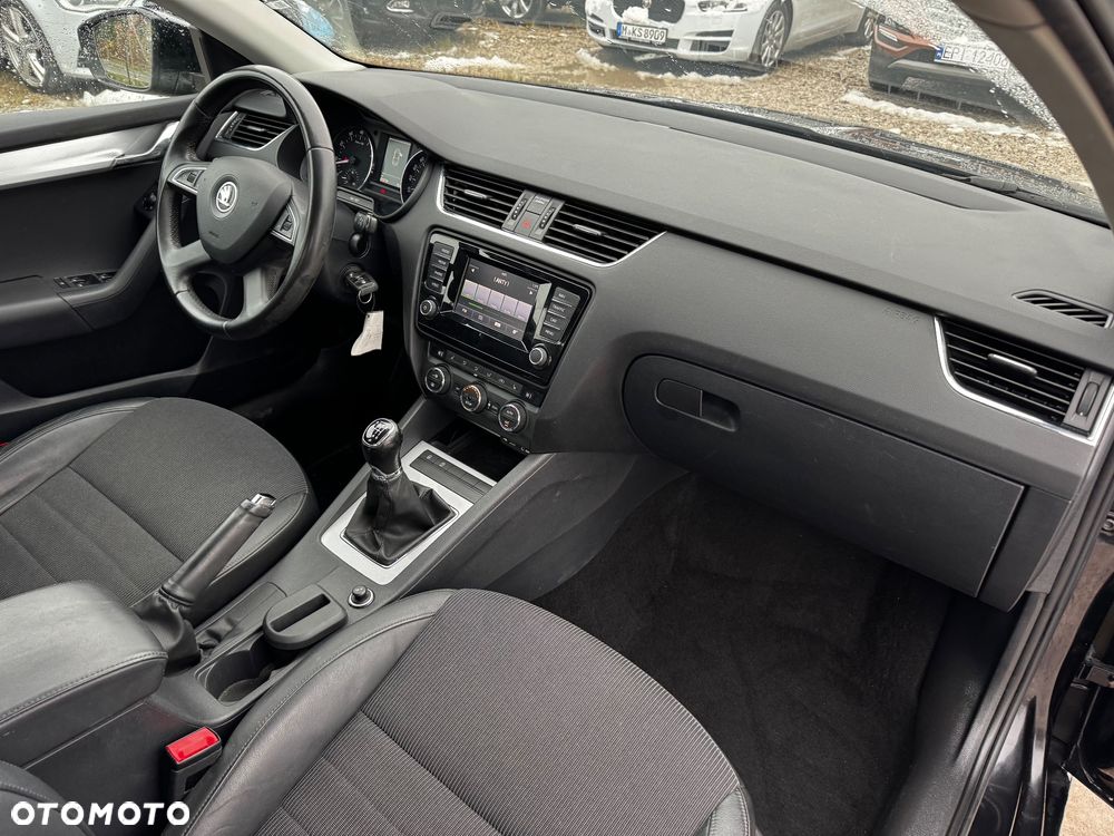 Skoda Octavia 1.4 TSI Ambition - 38