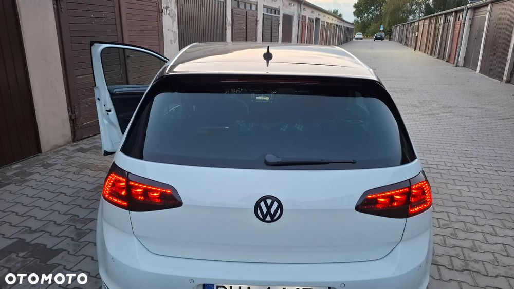 Volkswagen Golf - 10