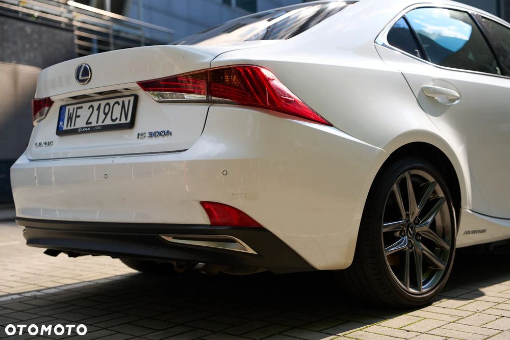 Lexus IS 300h F Sport - 15