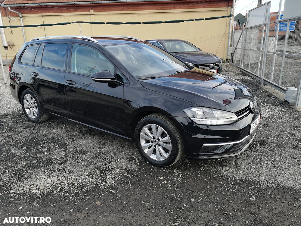 Volkswagen Golf - 10
