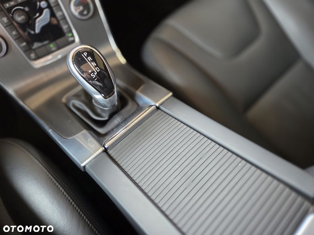 Volvo V60 Cross Country D4 Geartronic Summum - 27