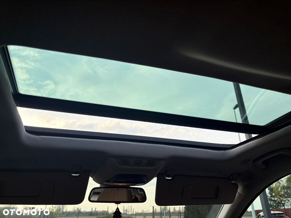 BMW Seria 7 750i L - 15