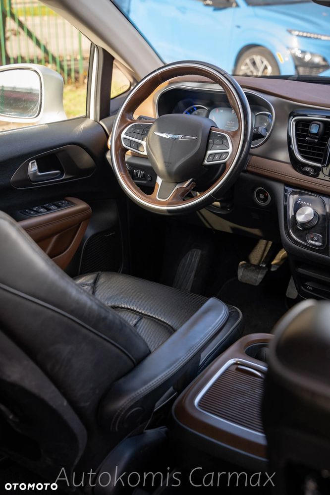 Chrysler Pacifica - 26