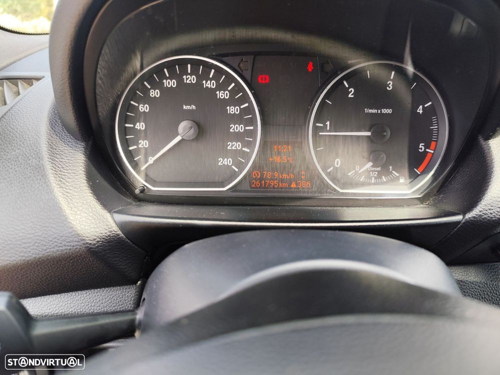 BMW 118 d Pack M - 11