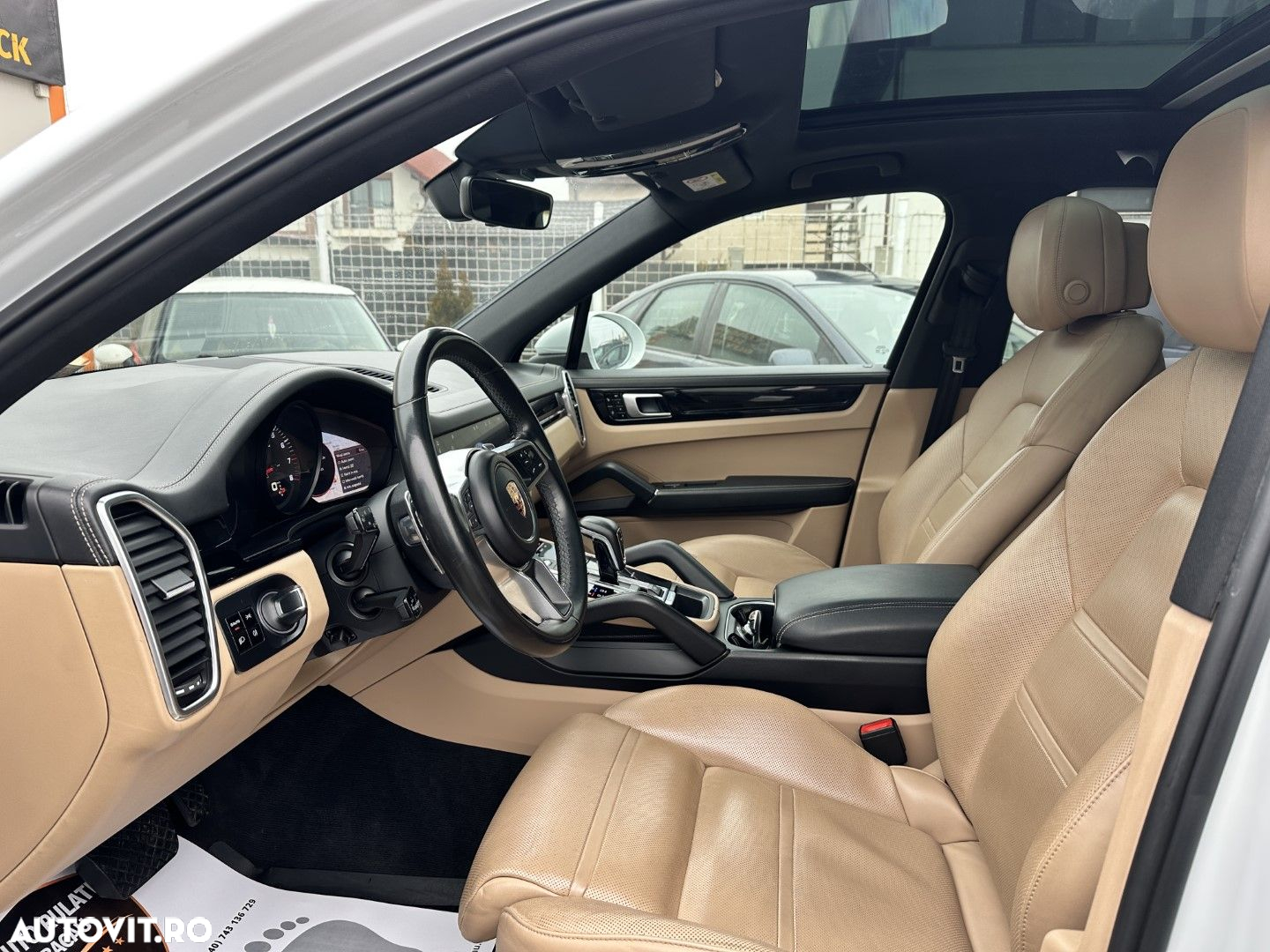 Porsche Cayenne - 12