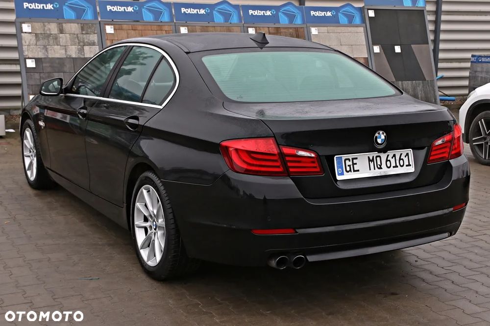 BMW Seria 5 528i - 26