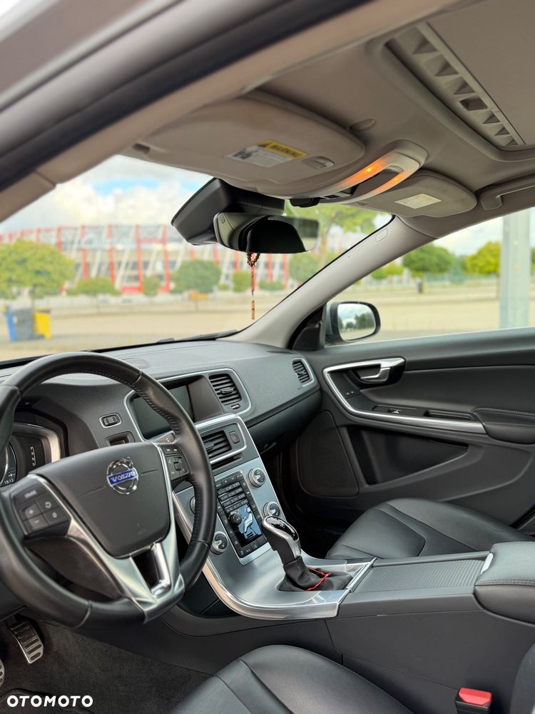 Volvo S60 T5 Geartronic Momentum - 8