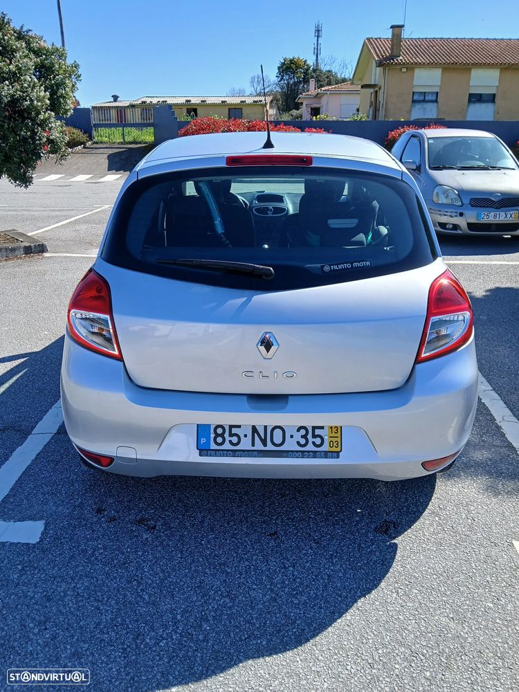 Renault Clio 1.2 16V Confort 130g - 7