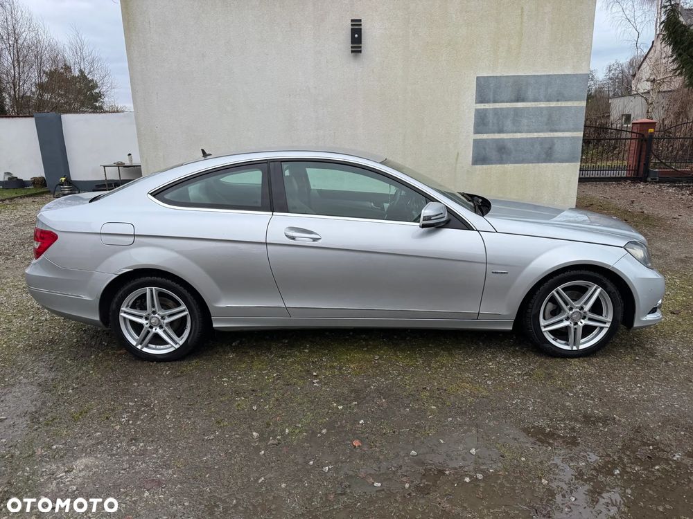 Mercedes-Benz Klasa C 180 BlueEFFICIENCY 7G-TRONIC - 4