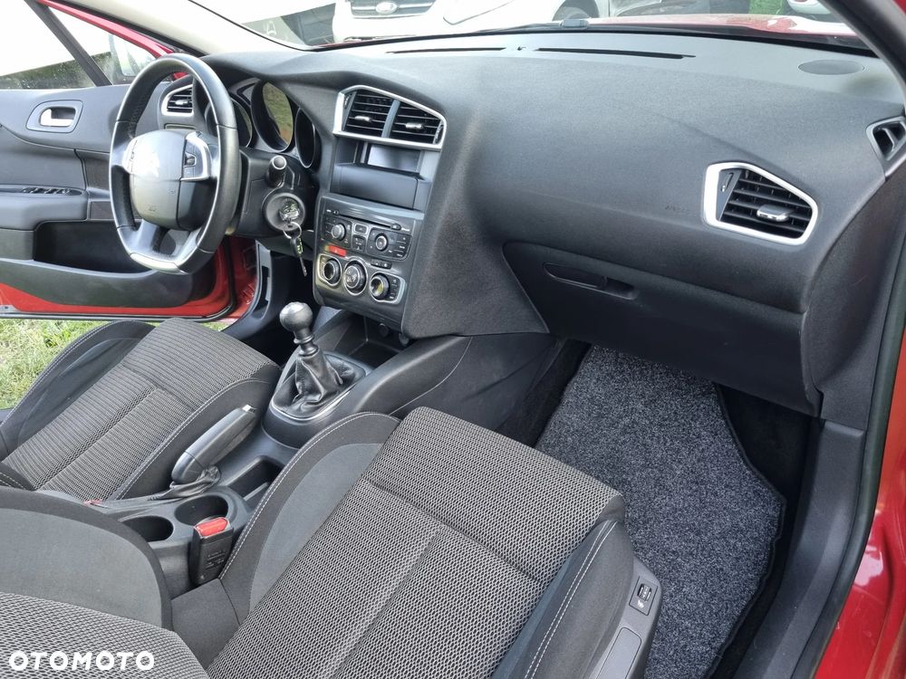 Citroën C4 e-HDi 115 Selection - 17