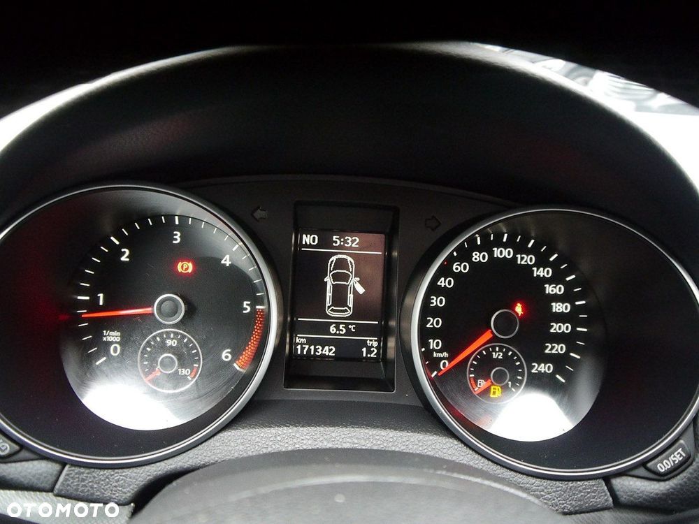 Volkswagen Golf 1.6 TDI DPF BlueMotion Technology MATCH - 16