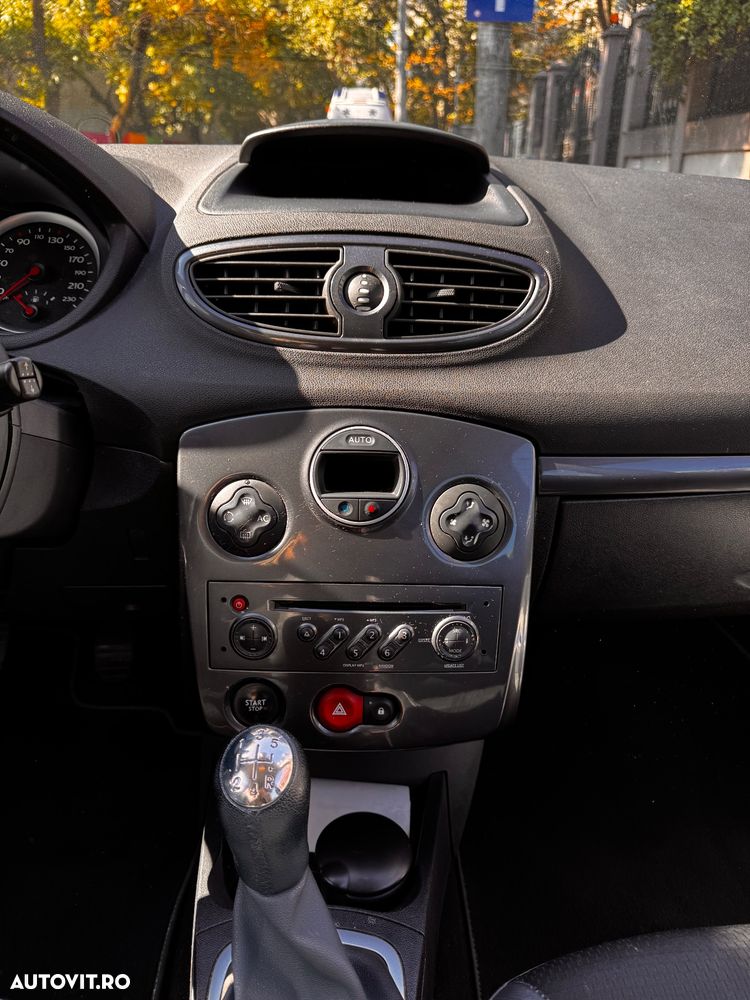 Renault Clio - 15