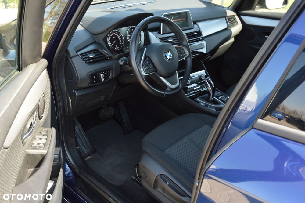 BMW Seria 2 218d - 14