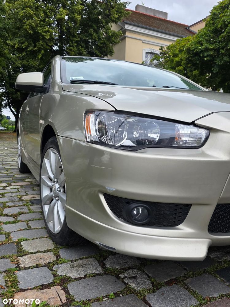 Mitsubishi Lancer 1.8 Intense - 10