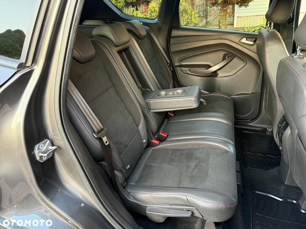 Ford Kuga 2.0 TDCi 4x4 ST-Line - 29