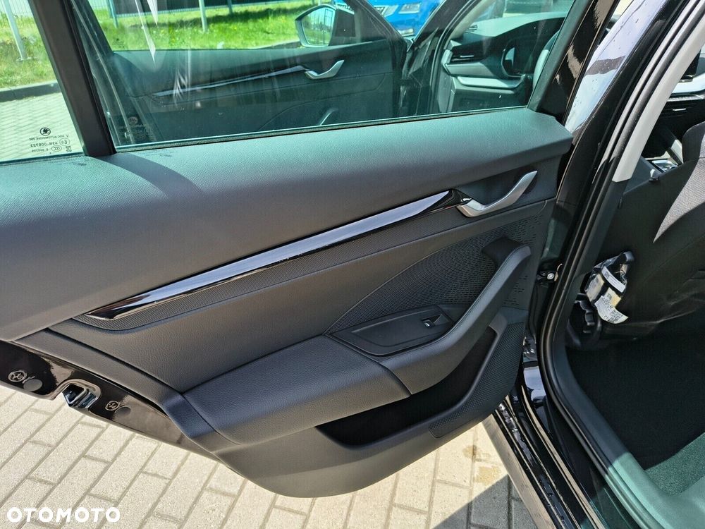 Skoda Octavia 1.5 TSI mHEV Selection DSG - 18